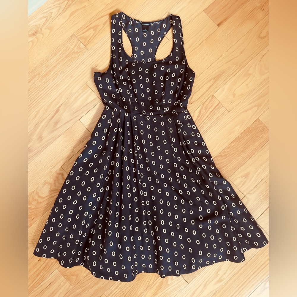 Elegant Club Monaco silk Dress size 2